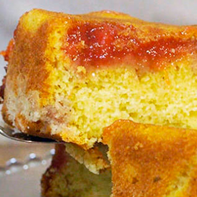 Cuca de Fubá com Goiabada